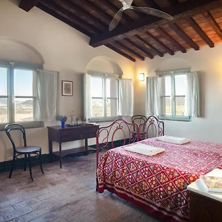 ベッド・アンド・ブレックファスト Le Tassinaie 3*